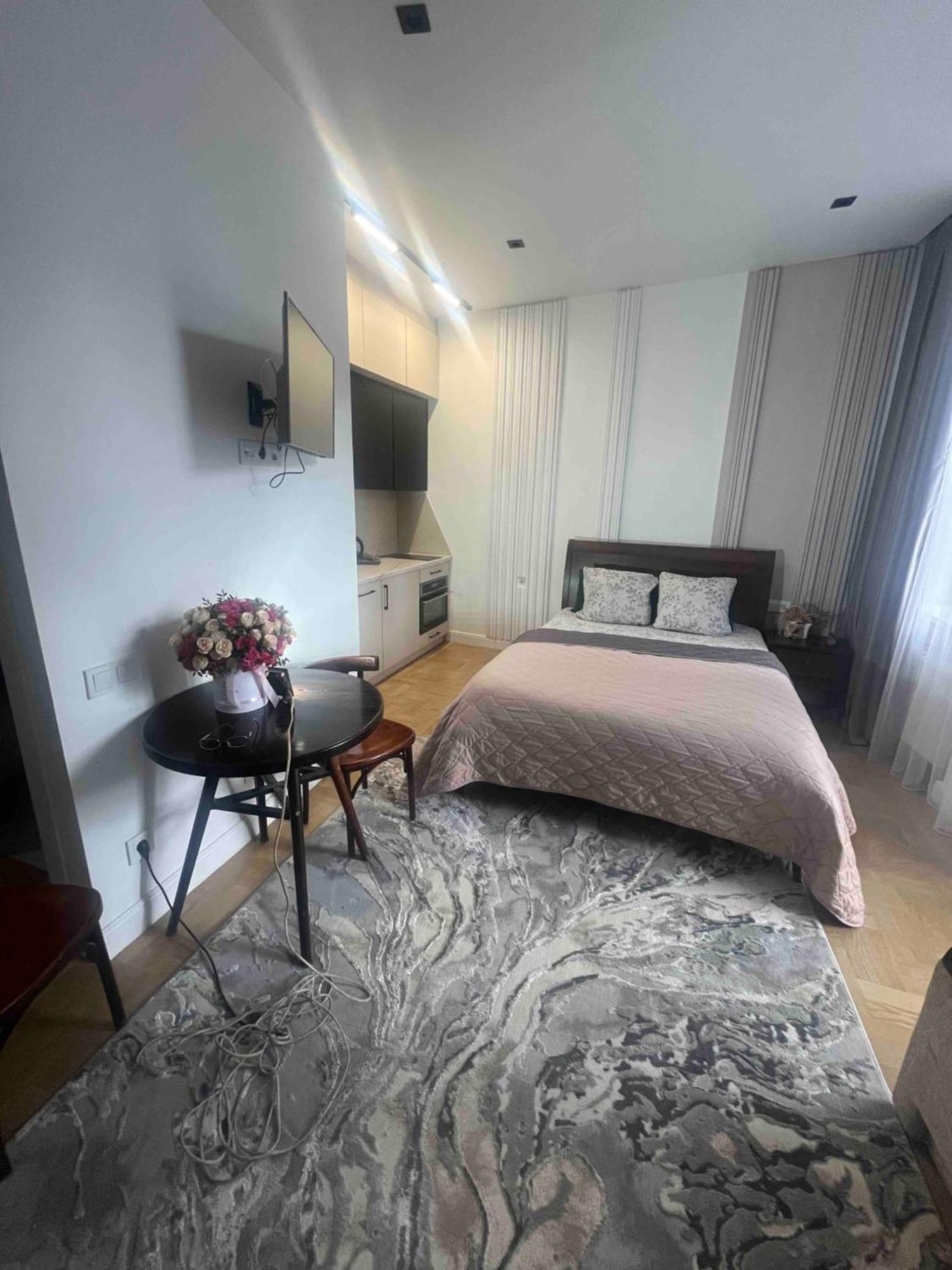 Favorit Apartments 1 Кім Безкоштовна Парковка Центр З Балконом Не Далеко Від Ж Д Вокзалу Звітні Документи Lviv Exterior photo