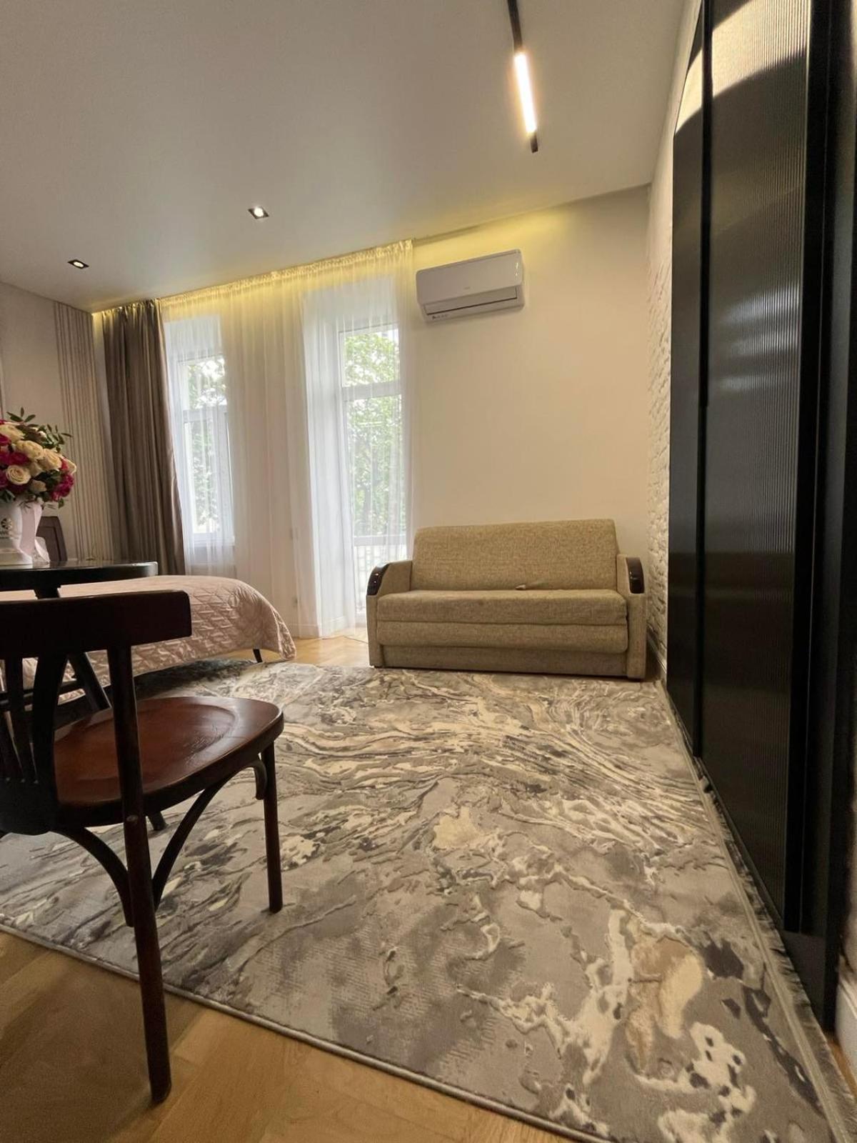 Favorit Apartments 1 Кім Безкоштовна Парковка Центр З Балконом Не Далеко Від Ж Д Вокзалу Звітні Документи Lviv Exterior photo